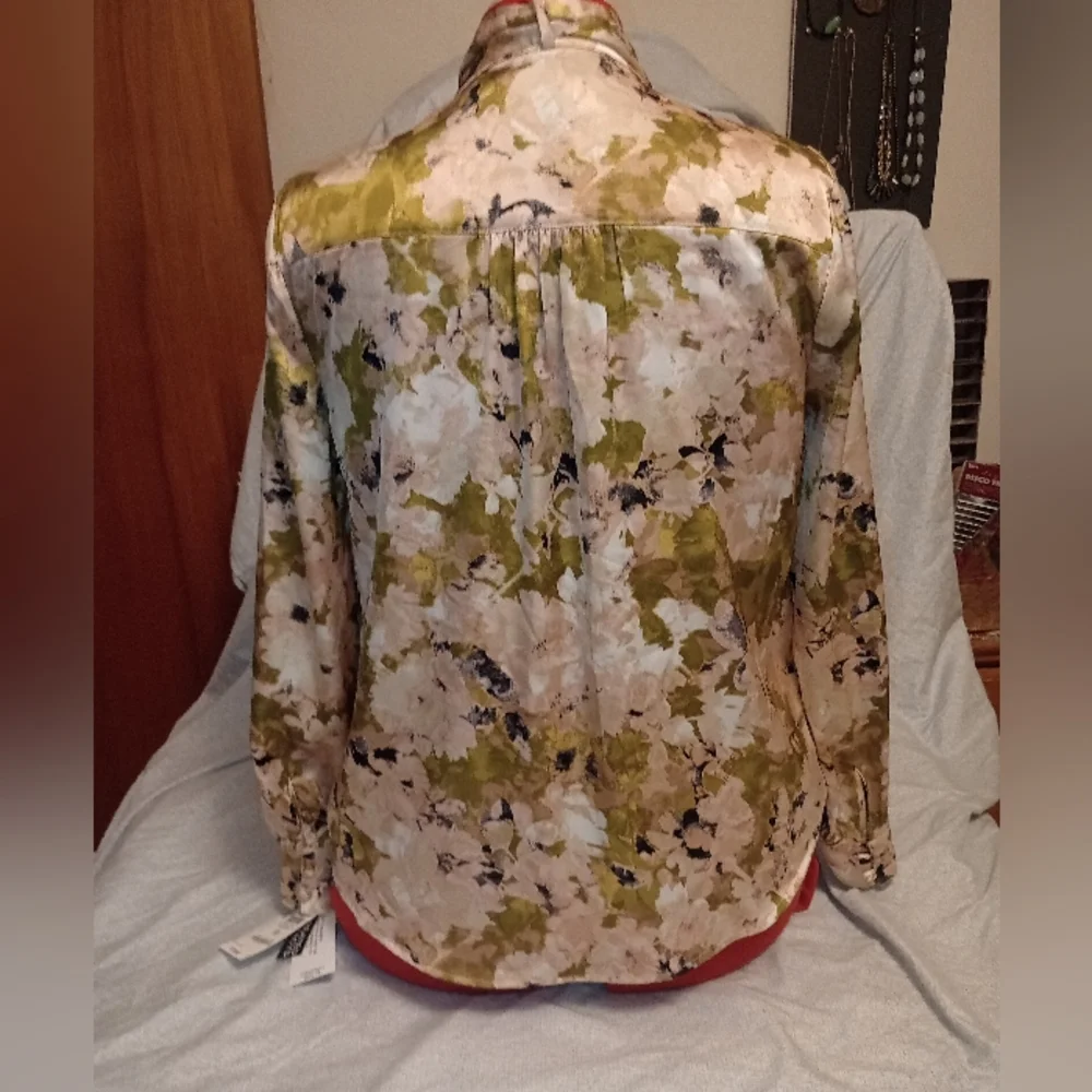 Bar III Women's Floral Tie-Neck Blouse - Picture 6 of 7